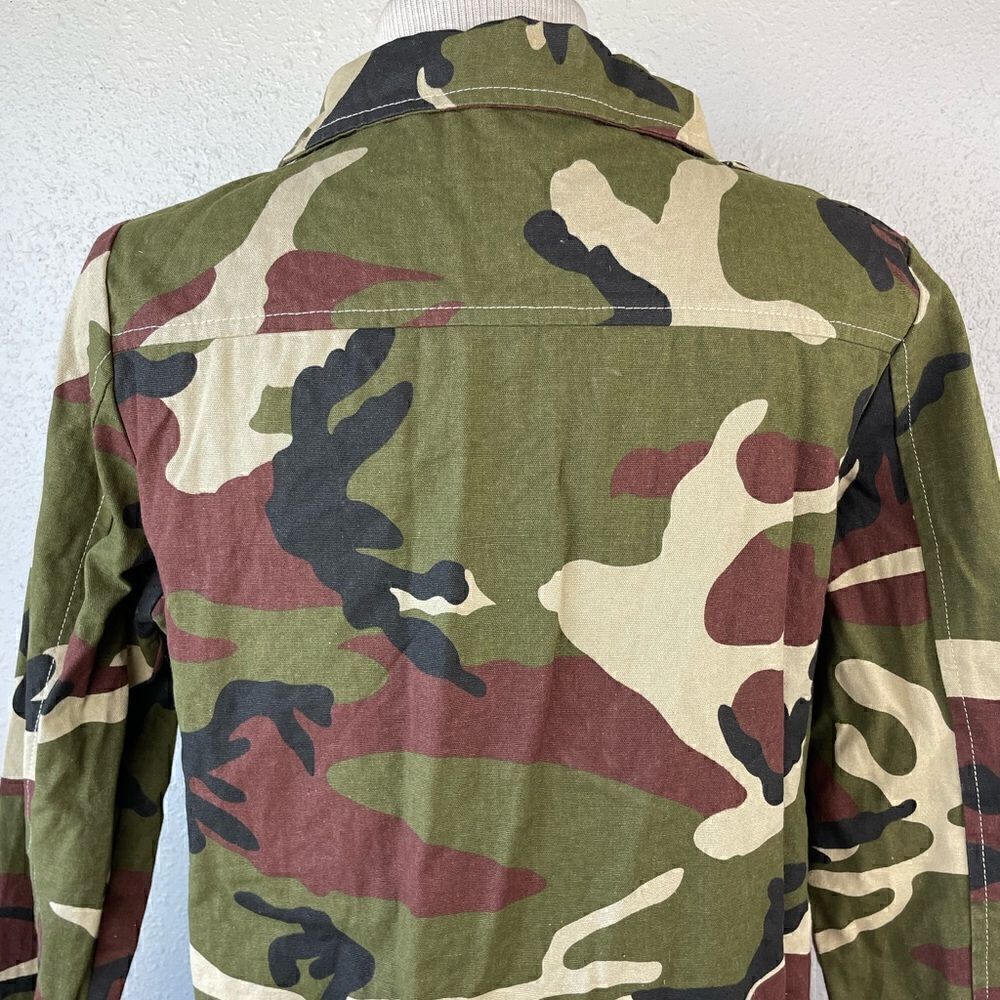 Feitong Camo Button Down Top Size M EUC - Picture 6 of 8